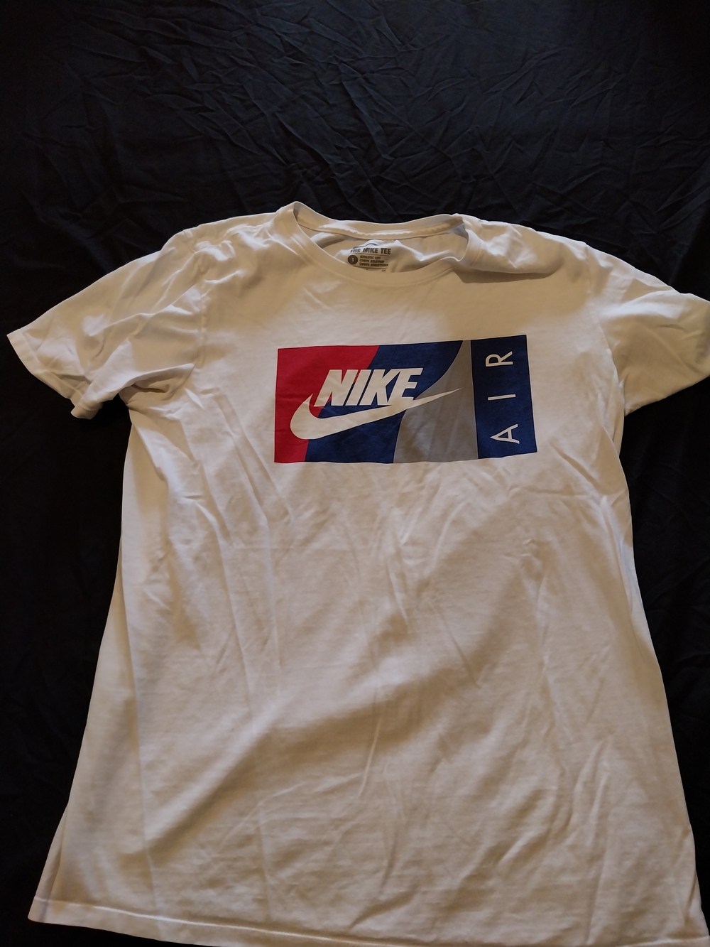 Nike Men's White Short-Sleeve T-Shirt with Red, Blue and Gray Graphic